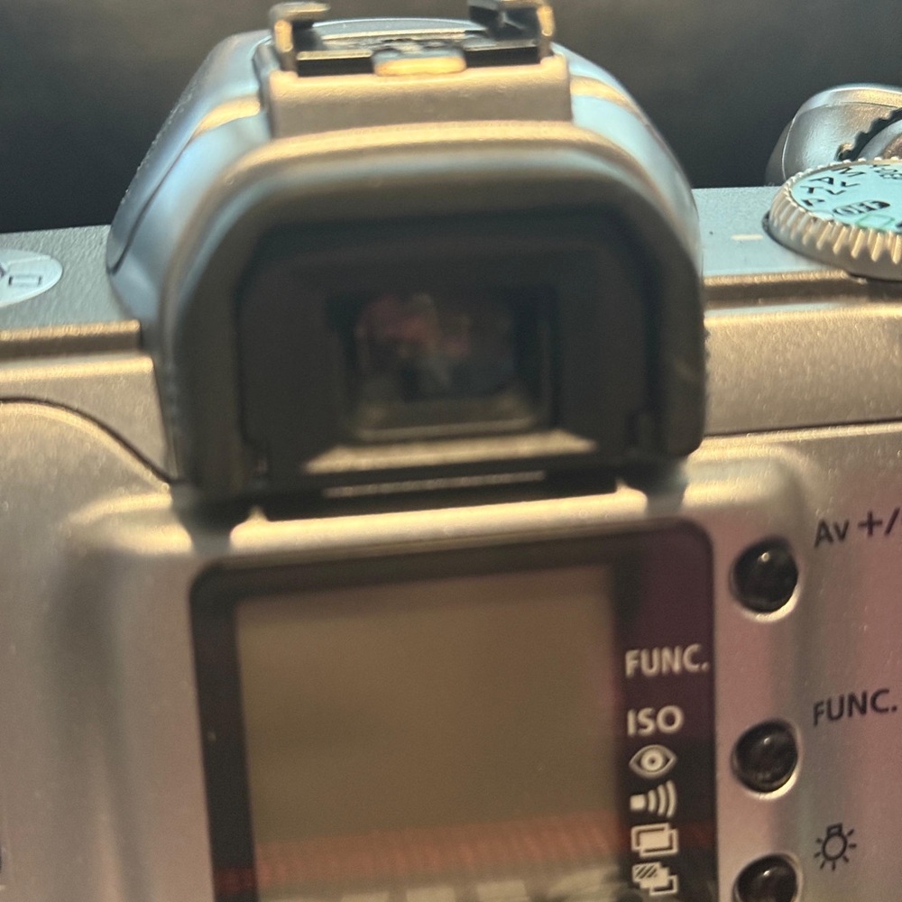 Canon EOS Rebel Ti 35mm Film SLR Camera with EF 28-90mm f/4-5.6 II Lens - Silver - Picture 7 of 16